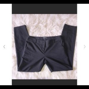 Express Black Ankle Dress Pants Size 6R
No flaws. Columnist skinny ankle pants